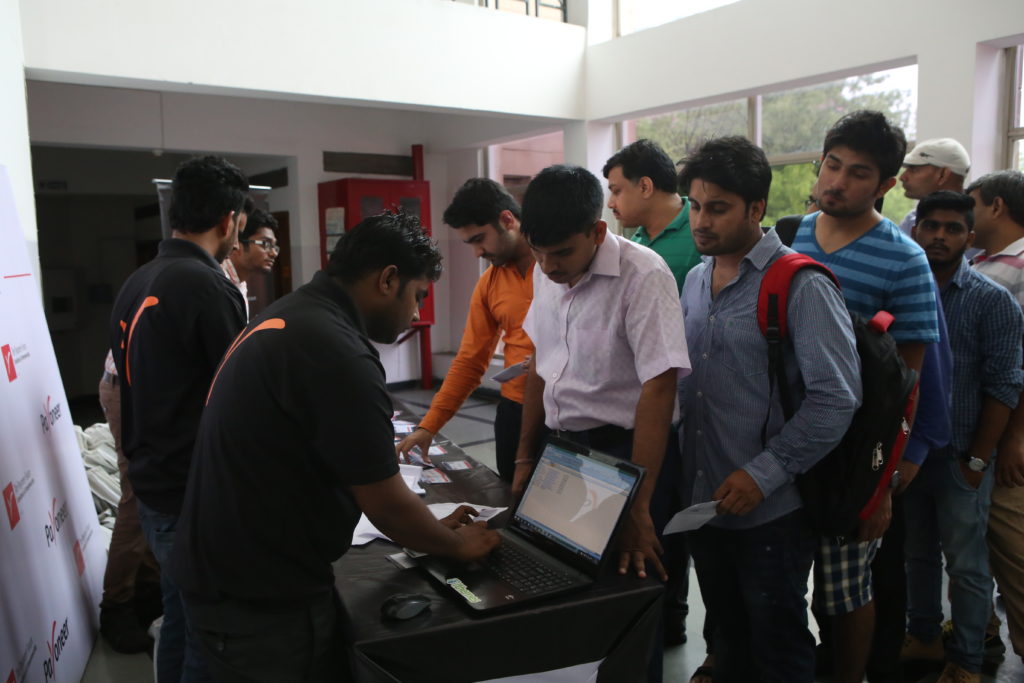 folks getting registered at at payoneer forum delhi India